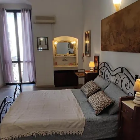 Very Central Apartment, By Shops, Bars, Restaurants Bari Exterior foto