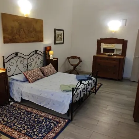 Very Central Apartment, By Shops, Bars, Restaurants Bari Exterior foto